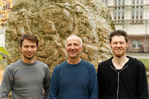 Dream-Encode Informatiker-Team: v. l. Jens Keilwagen (JKI), Stefan Posch und Jan Grau (MLU)