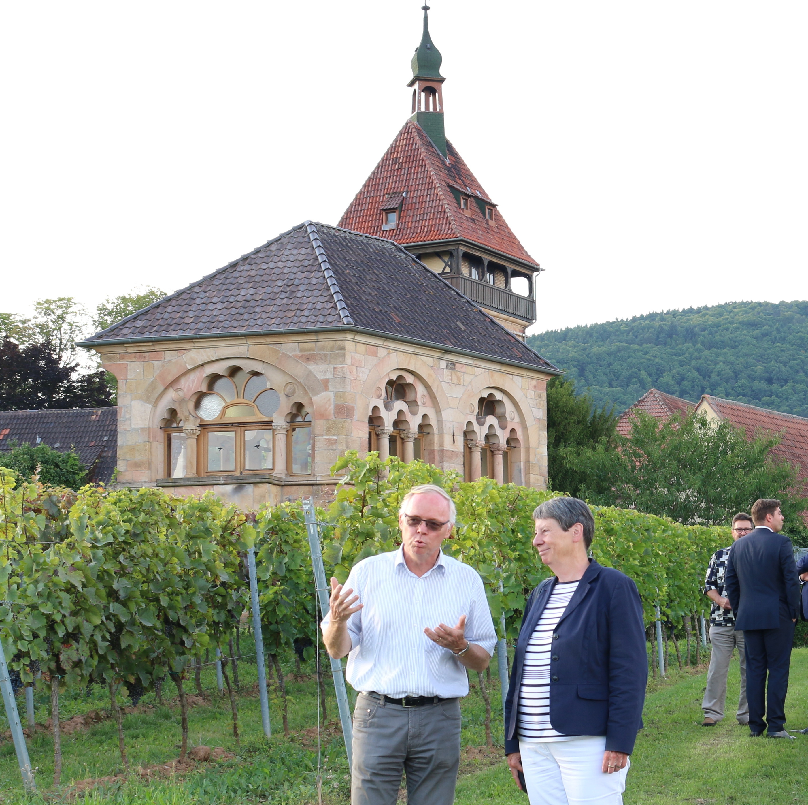 Dr. Töpfer mit Bundesumweltministerin Barbara Hendricks in der Rebengenbank