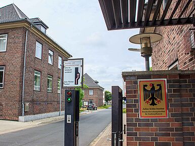 Main entrance of the JKI site Brunswick-Messeweg.