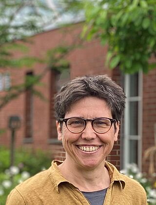 Dr. Alexandra Esther