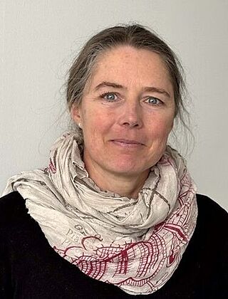 Dr. Yvonne  Becker