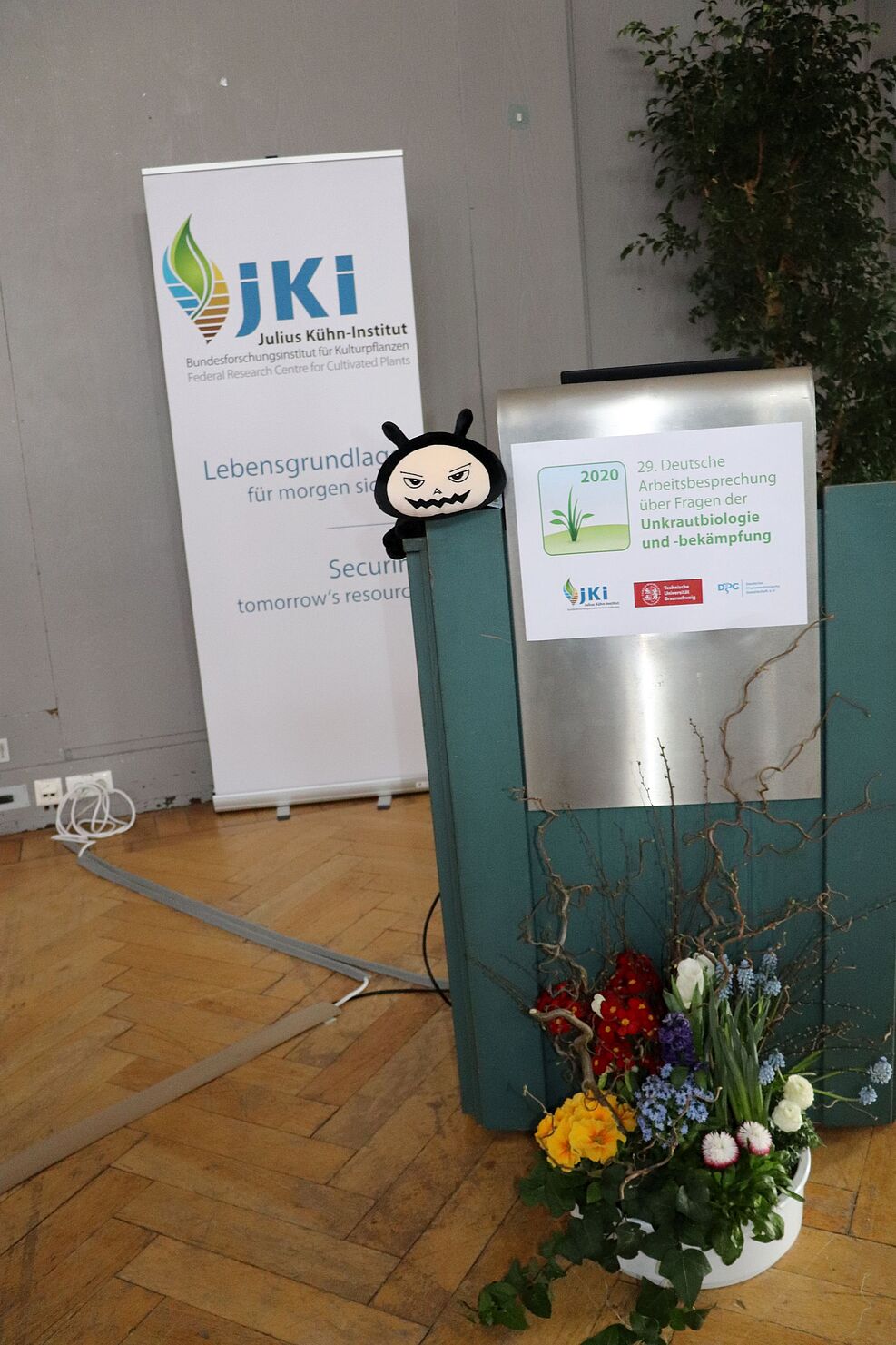
	Auch Beastie the Bug schaute bei der Unkrauttagung vorbei und erinnerte an das Internationale Jahr der Pflanzengesundheit. ©Annika Behme/JKI

