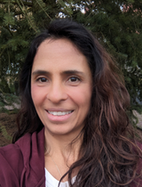 Dr. Claudia  Romero