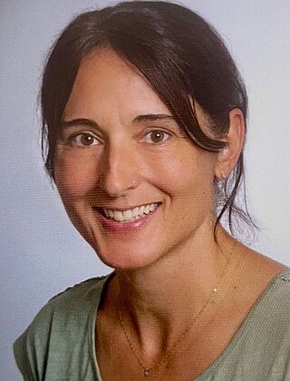 Dr. Melanie  Maraun