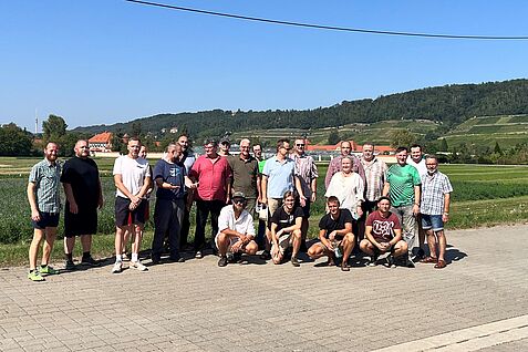 (© Peil/JKI) Gruppenbild des Zertifizierungskurses Obstbaumpflege mit den ZO-Kollegen Dr. Schuster und Dr. Wöhner.