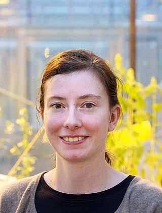 Dr. Claudia Strauch