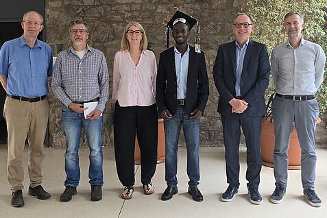 Von links nach rechts: Prof. Dr. Jörg Simon (TU Darmstadt), Prof. Dr. Andreas Jürgens (TU Darmstadt), Dr. Ada Linkies (JKI-BI), Philemon Orwa (JKI-BI), Prof. Dr. Johannes Jehle (JKI-BI) und Prof. Dr. Thorsten Waldminghaus (TU Darmstadt)