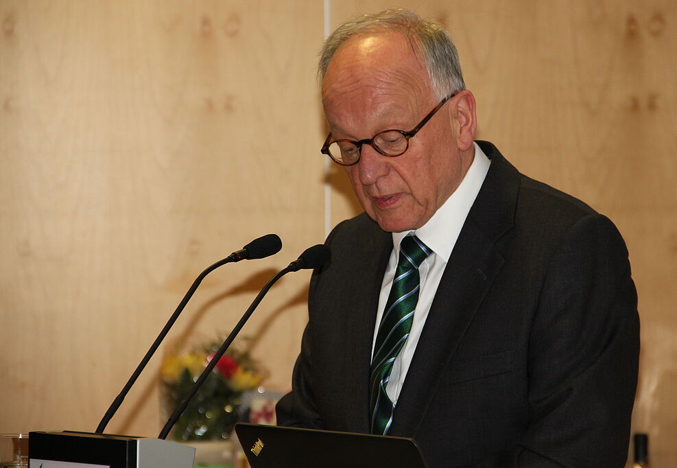 Laudatio für Präsident Backhaus von Staatssekretär Aeikens (BMEL). Foto: Gerlinde Nachtigall/JKI