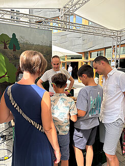 Das Baumstammpuzzle war ein Highlight für die Besucherinnen und Besucher. Foto: JKI