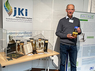 Prof. Dr. Johannes Hallmann war als Kopf der AG Phytonematologie maßgeblich an der Konzeption des Themenladens beteiligt und hielt auch den Abschlussvortrag "Mit Julius Kühn auf den Wurm gekommen". Foto: Sarah Barnert/JKI
