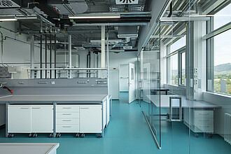 Modernes Labor im JKI-Neubau Dossenheim. © Dirk Altenkirch