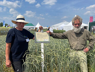Frauke Germer und Dr. Christoph Germeier mit dem Projekt WilGer. © Sarah Barnert/JKI