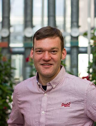 Dr. Niklas Stukenberg