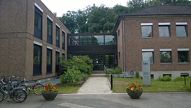 Department building at the site in Braunschweig Bundesallee, accomodating the unit crop cultivation.