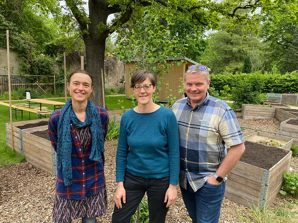 
	(v.l.n.r.)  Eva Foos(Projektkoordination beim BKD), Dr. Doreen Koltermann (JKI), Thomas Kleinworth (Gartenfachbratung beim BKD).  © S. von Rekowski/BKD
