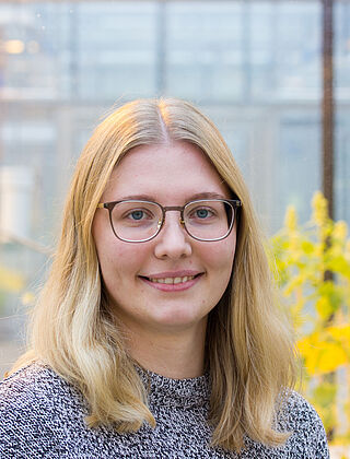  Sonja  Raetz