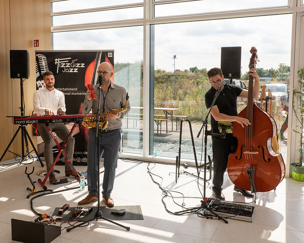 
	Die Band FizzGizzJazz sorgte für musikalische Begleitung und lockere Atmosphäre. .©Faus/JKI
