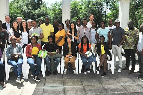 Stipendiaten des Trainingskurses „Food Chains in Agriculture“ besuchten das JKI-Institut für Biologischen Pflanzenschutz in Darmstadt (© Simon Feiertag/JKI)