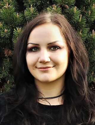  Isabel  Bröker