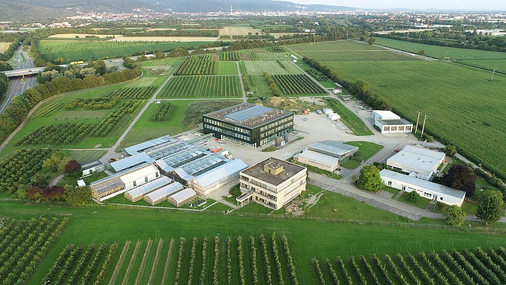 Luftbildaufnahme JKI-Standort Dossenheim mit Neubau. © W. Jelkmann/JKI