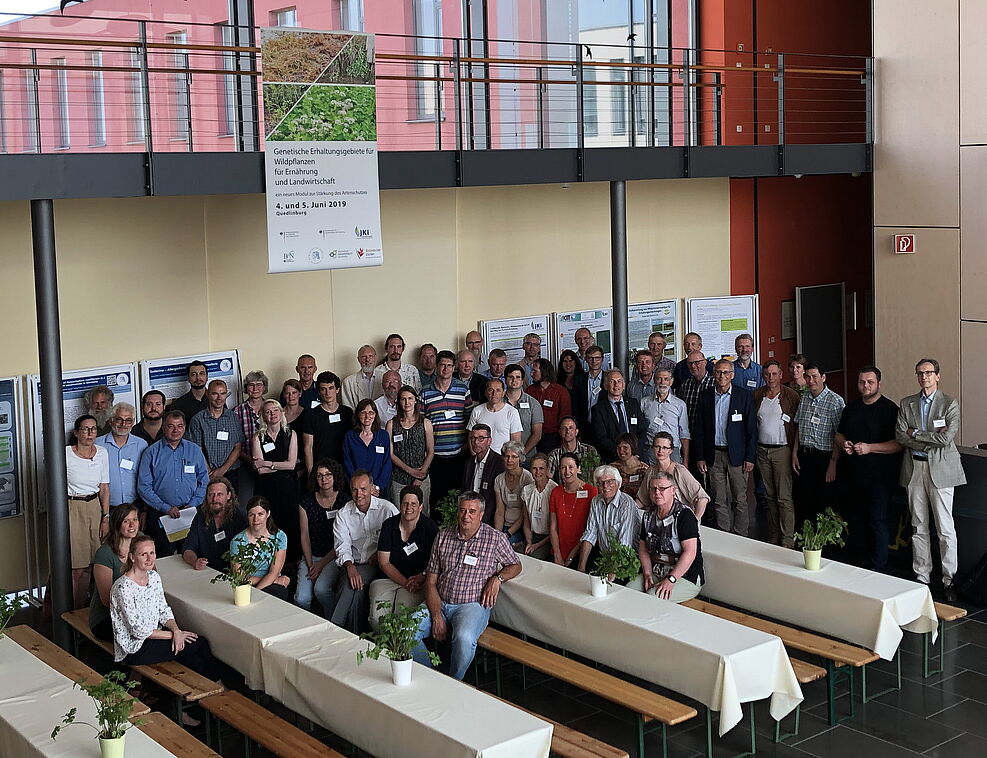 Gruppenbild Tagungsteilnehmer Genetische Erhaltungsgebiete am JKI Quedlinburg © S. Hahn/JKI