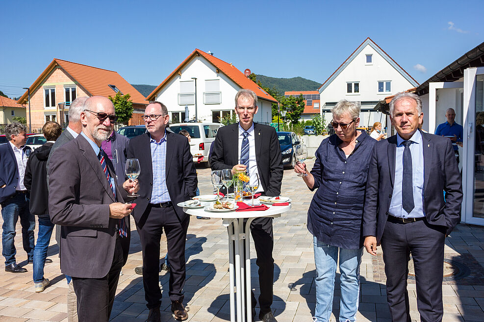 Festkolloquium in Siebeldingen zu 100 Jahren Pflanzenschutz im Weinbau. v.l.: Dr. Glas (LTZ); Institutsleiter Jehle (JKI BI); Dr. Kortekamp (DLR Rheinpfalz); Eva Zyprian stellvertretende Institutsleiterin (JKI ZR); JKI Präsident Frank Ordon. ©J. Kaufmann