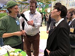 Felix Dominik vom Botanischen Garten hatte BMEL-Staatssekretärin Silvia Bender zu Gast.