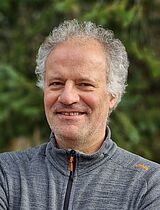 Dr. Jörn  Strassemeyer